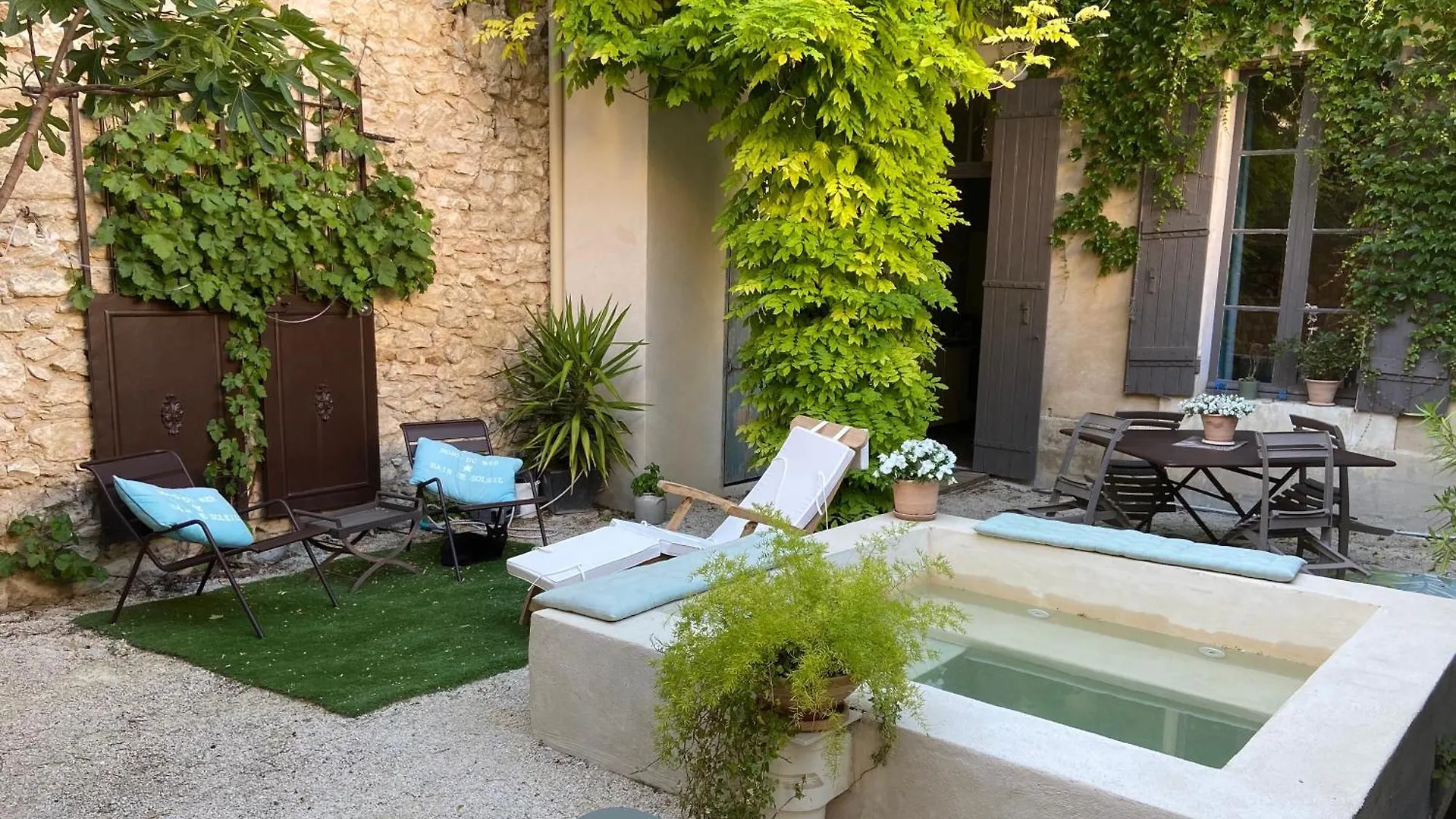 La Capucine Villa Cavaillon 0*,